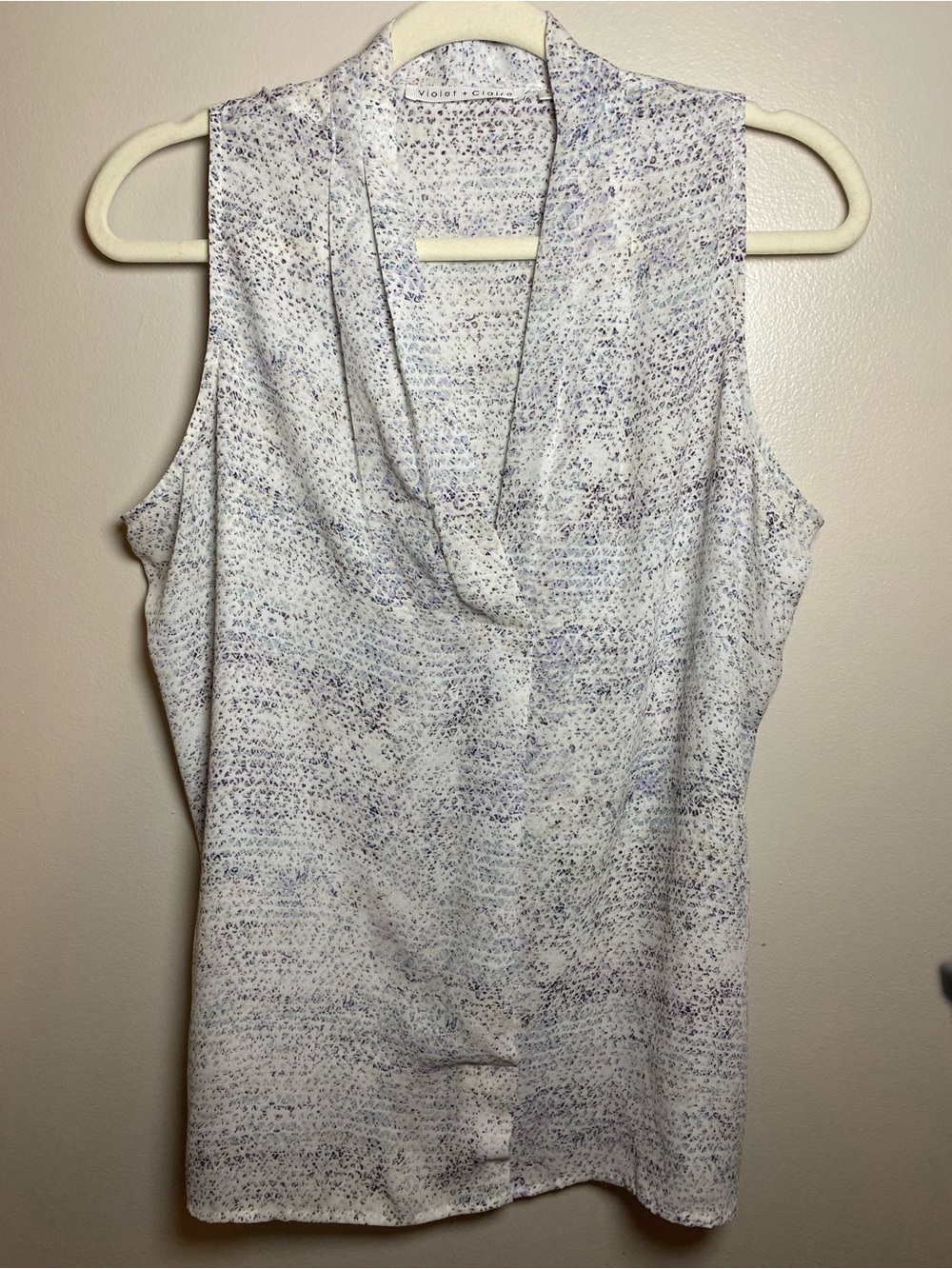 Violet & Claire Sleeveless Cowl Neck Top - White with Light Purple Speckle Large